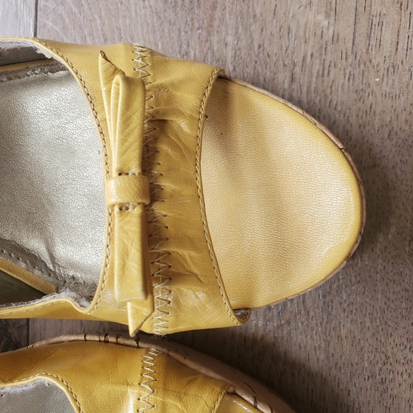 ❌❗MARC FISHER Dijon Mustard Wedges - Picture 5 of 7